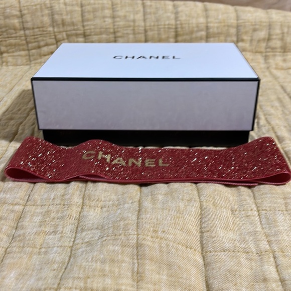 Chanel Gift Box & Ribbon - Picture 3 of 6